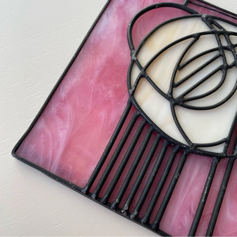 Vintage MMA & GSA Mackintosh rose art glass suncatcher Scottish artist - Picture 5 of 12
